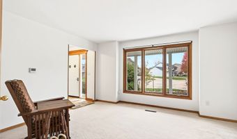 1110 Sandalwood Ct SW, Altoona, IA 50009