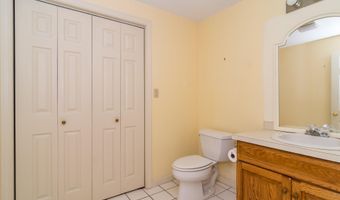17 Harbor Hill Dr, Bourne, MA 02532