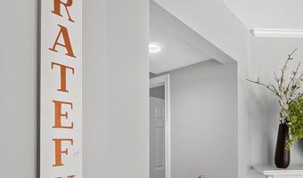 6576 MEDINAH Ln, Alexandria, VA 22312