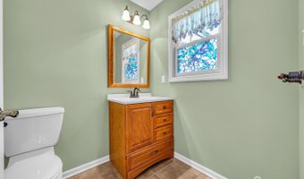 180 Minna Ave, Avenel, NJ 07001
