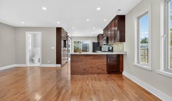 42362 N Poplar St, Antioch, IL 60002