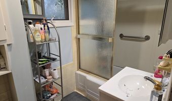 102 East Rd, Bristol, CT 06010