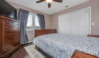 25 Cape Rd, Amityville, NY 11701