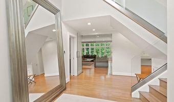 3100 N MONROE St, Arlington, VA 22207