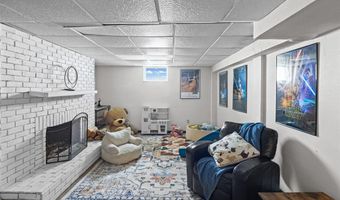 1103 DOUGLAS St, Alton, IL 62002