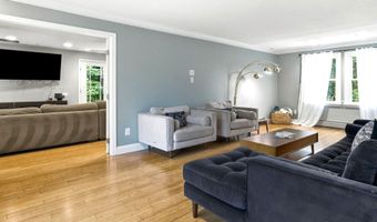 11 Wendover Way, Bedford, NH 03110