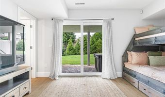 100 Algonquin Rd 5, Narragansett, RI 02882