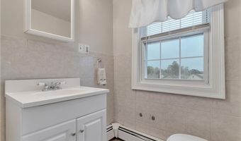 86 Westwood Ave, Cranston, RI 02905