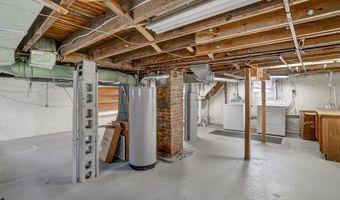 6437 HOLYOKE Dr, Annandale, VA 22003
