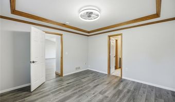 218 Hillside Dr, Baldwin City, KS 66006
