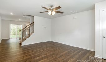 15 Virginia Commons Dr, Arden, NC 28704
