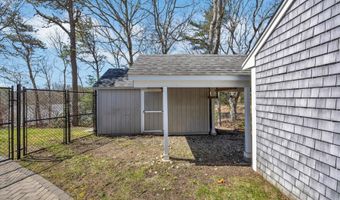 52 Clubhouse Dr, Bourne, MA 02532