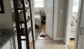 1 Phillips St B, North Kingstown, RI 02852