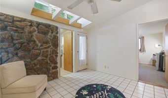 823 Kalalea St, Honolulu, HI 96825
