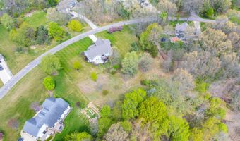 5730 Summerset Woods Dr, Alto, MI 49302