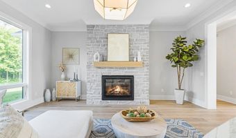 1801 Golfview Dr, Auburn, IN 46706