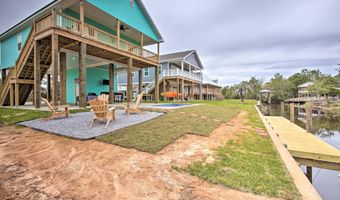 4082 Cardinal St, Bay St. Louis, MS 39520