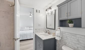 8901 BATTERY Pl 34, Bethesda, MD 20814