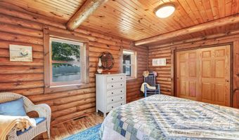 N1575 SILVER CANOE Road, Keshena, WI 54135