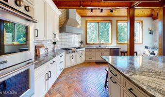 651 Cliff Top Rd, Blaine, TN 37709