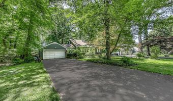 3 Woodland Pl, Airmont, NY 10952