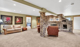 1323 Scott Cir, Ames, IA 50014