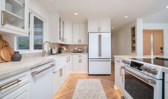 50 Eono Pl, Haiku, HI 96708