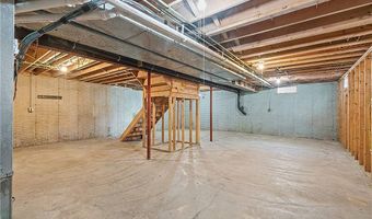 107 Keswick Ct, Amherst, OH 44001