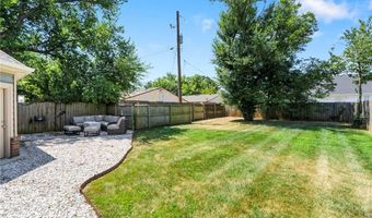 905 N Main St, Bentonville, AR 72712