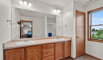 4919 Waller St, Ames, IA 50014