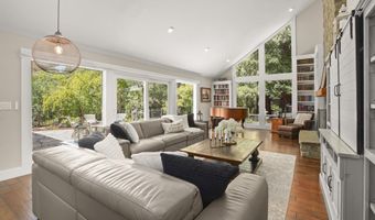 24 Ray Ct, Alamo, CA 94507