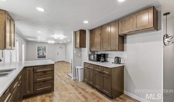 311 N School St, Cascade, ID 83611
