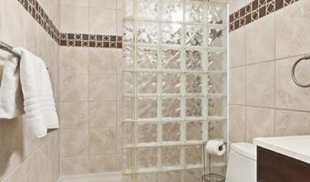 4024 IVA Ln, Annandale, VA 22003