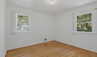 7607 MARYKNOLL Ave, Bethesda, MD 20817