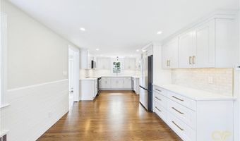 28 Eden Crest Dr, Cranston, RI 02920