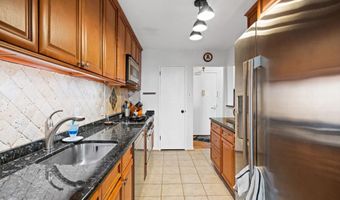 5101 RIVER Rd 901, Bethesda, MD 20816