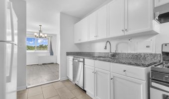 1225 MARTHA CUSTIS Dr 914, Alexandria, VA 22302