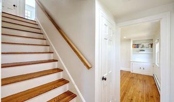 29 Melrose Ave, Barrington, RI 02806