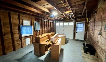 203 12th Ave, Britton, SD 57430