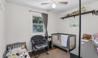 523 Maplewood Dr, Antioch, IL 60002