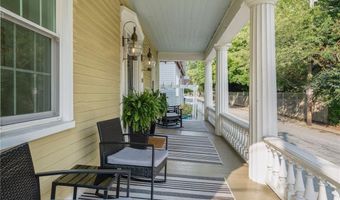 17 Old Beach Rd, Newport, RI 02840