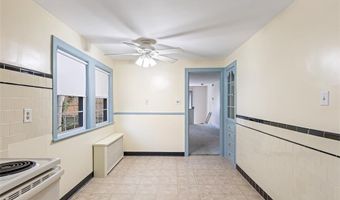 4 Chase Ln, Lincoln, RI 02865