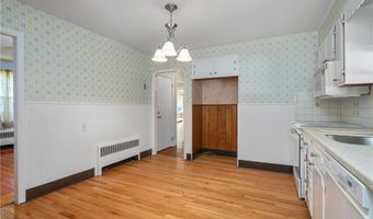30 Winthrop St, East Providence, RI 02915