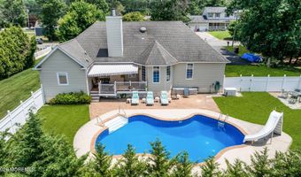 490 Arlington Ave S, Bayville, NJ 08721