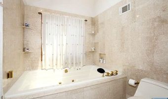 64 Lunn Ave, Bergenfield, NJ 07621
