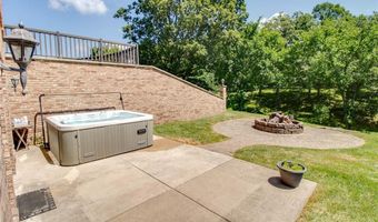 105 Lake Dr, Alton, IL 62002