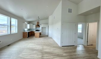 1073 Alpine Ave, Chubbuck, ID 83202