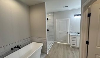 1001 Duke Dr, Bauxite, AR 72011