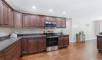 3335 Kellygreen Dr, Angola, IN 46703