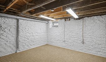 982 Highland St, Columbus, OH 43201